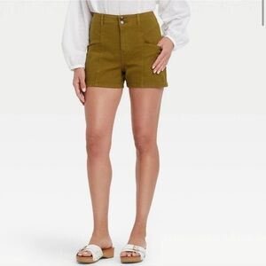 Universal Thread | High-Rise Midi Shorts in Chartreuse Olive Green Sz. 14/32